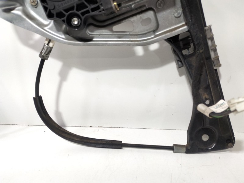Recambio de elevalunas delantero izquierdo para mercedes-benz clase c (w203) berlina 2.2 cdi cat referencia OEM IAM A2037201746 