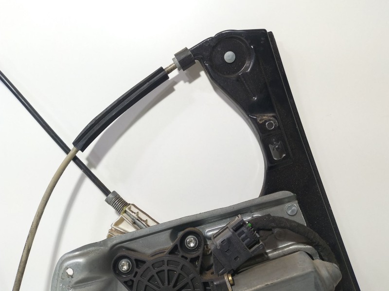 Recambio de elevalunas delantero izquierdo para mercedes-benz clase c (w203) berlina 2.2 cdi cat referencia OEM IAM A2037201746 