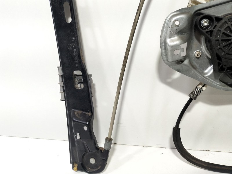 Recambio de elevalunas delantero izquierdo para mercedes-benz clase c (w203) berlina 2.2 cdi cat referencia OEM IAM A2037201746 