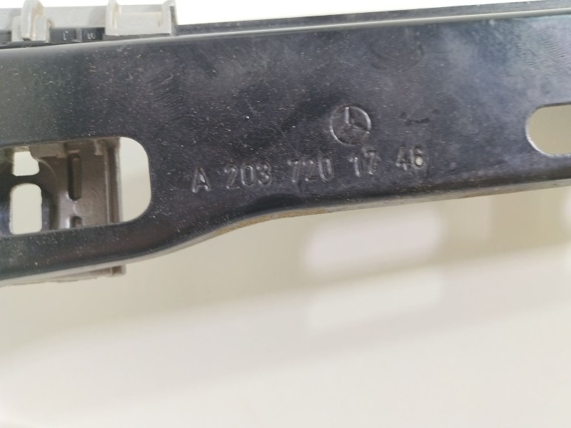 Recambio de elevalunas delantero izquierdo para mercedes-benz clase c (w203) berlina 2.2 cdi cat referencia OEM IAM A2037201746 