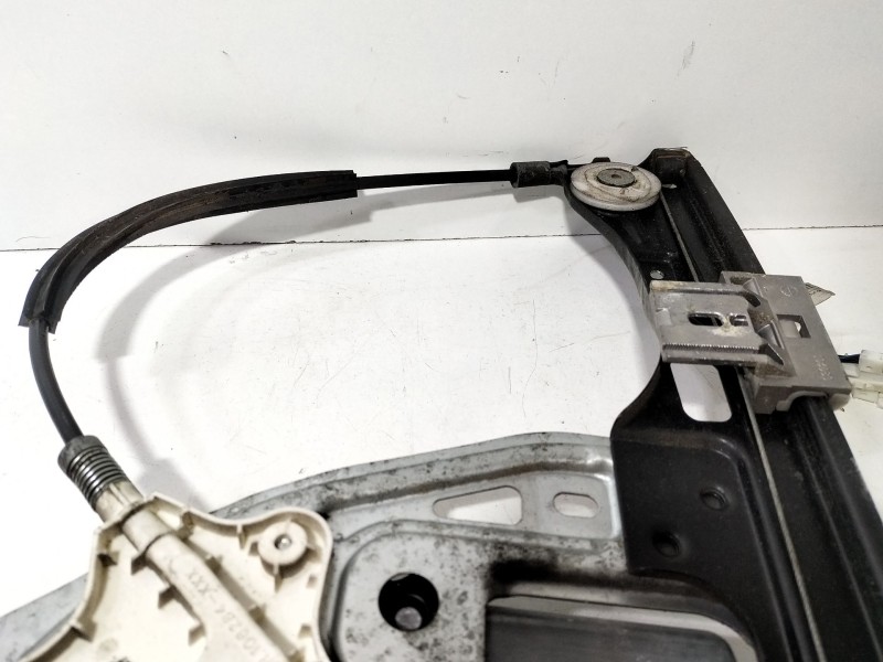 Recambio de elevalunas delantero izquierdo para mercedes-benz clase c (w203) berlina 2.2 cdi cat referencia OEM IAM A2037201746 