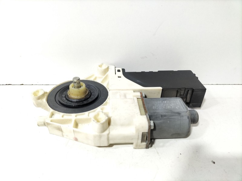 Recambio de motor elevalunas delantero izquierdo para peugeot 407 2.0 16v hdi fap cat (rhr / dw10bted4) referencia OEM IAM 11373