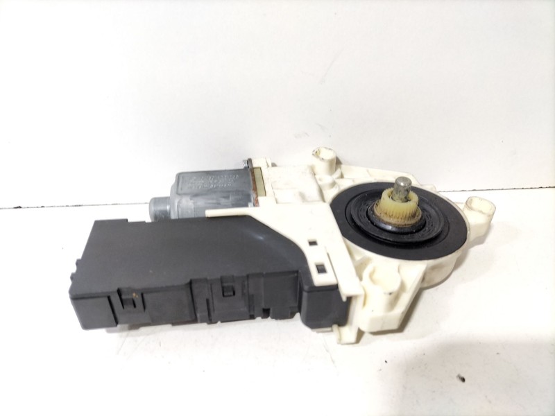 Recambio de motor elevalunas delantero izquierdo para peugeot 407 2.0 16v hdi fap cat (rhr / dw10bted4) referencia OEM IAM 11373