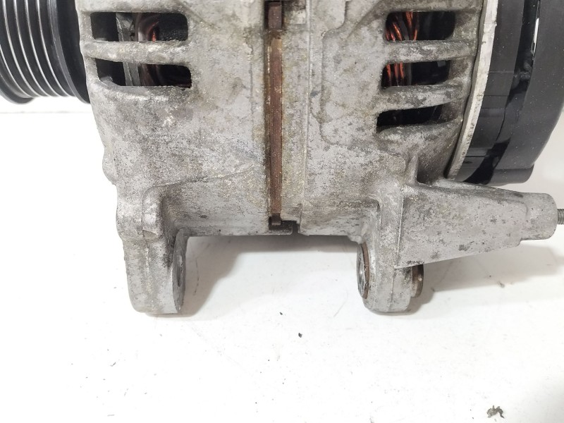 Recambio de alternador para volkswagen passat variant (3c5) 2.0 tdi referencia OEM IAM 06F903023F  
