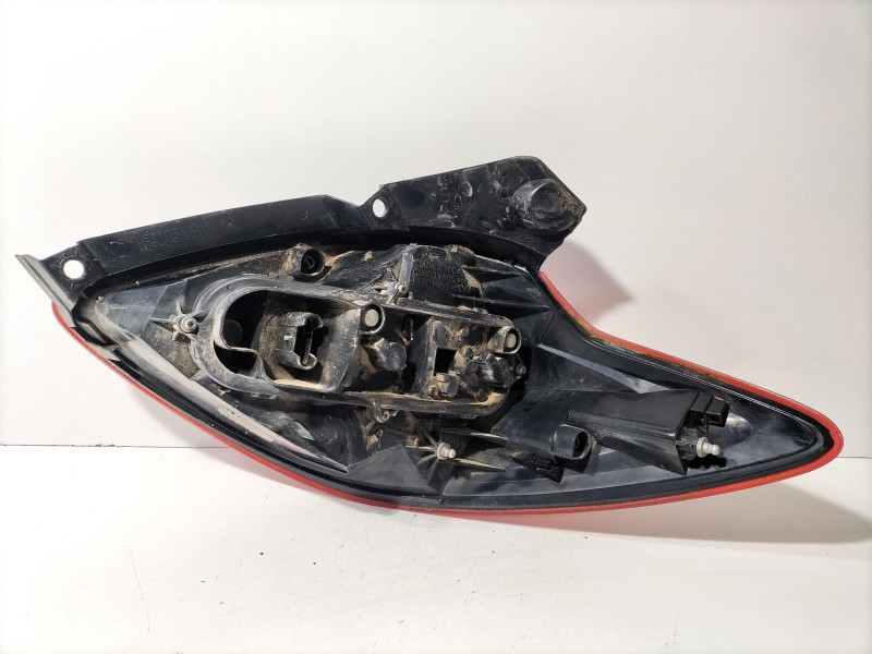 Recambio de piloto trasero izquierdo para ford ka (ru8) 1.2 referencia OEM IAM 1579396  