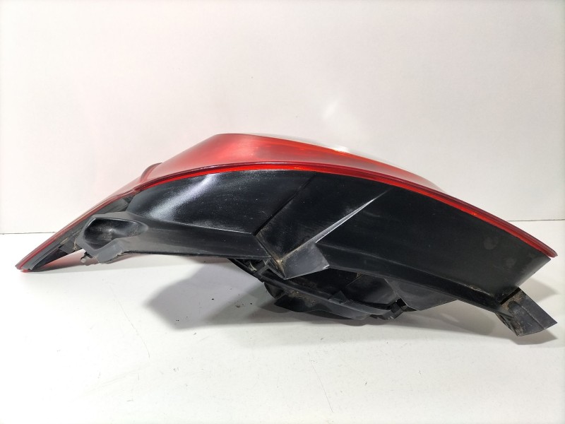 Recambio de piloto trasero derecho para ford ka (ru8) 1.2 referencia OEM IAM 1579394  