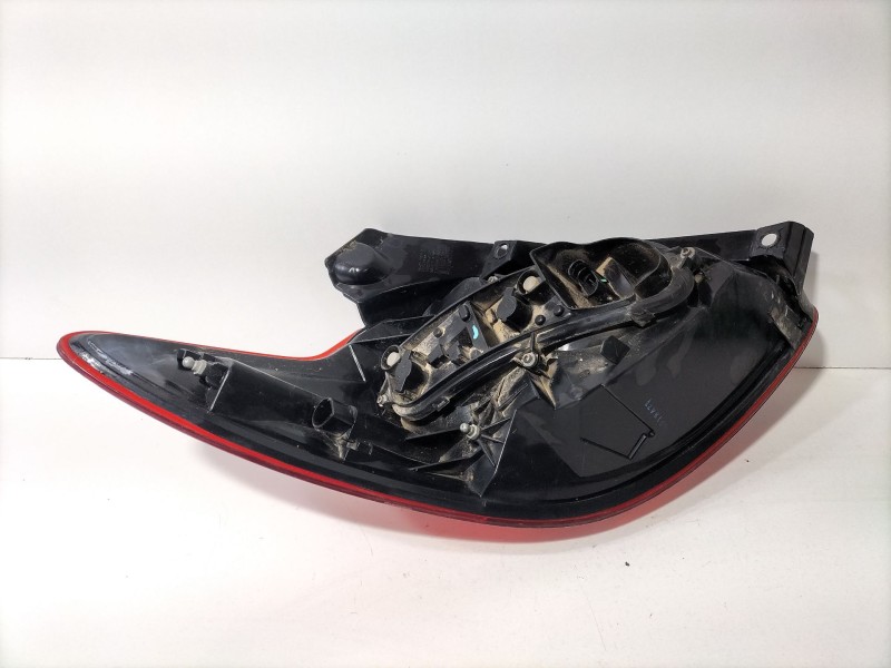 Recambio de piloto trasero derecho para ford ka (ru8) 1.2 referencia OEM IAM 1579394  