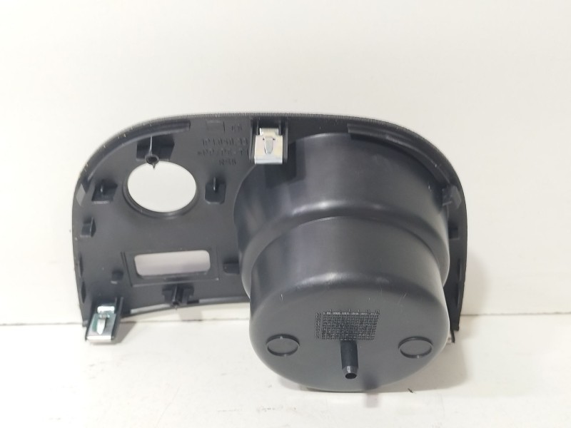 Recambio de cenicero para seat leon (1p1) 1.4 tsi referencia OEM IAM 1P1858331  