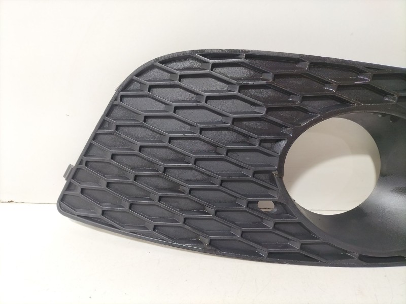 Recambio de molduras delanteras para seat leon (1p1) 1.4 tsi referencia OEM IAM 1P0853665G  