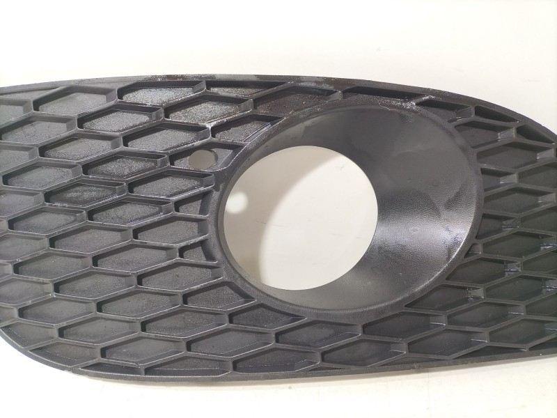 Recambio de molduras delanteras para seat leon (1p1) 1.4 tsi referencia OEM IAM 1P0853666E  