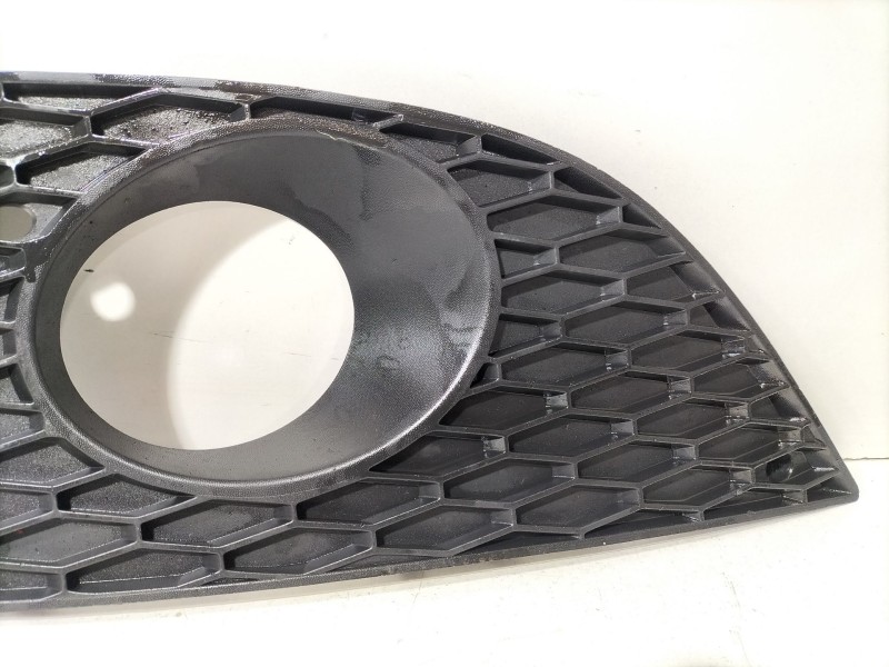 Recambio de molduras delanteras para seat leon (1p1) 1.4 tsi referencia OEM IAM 1P0853666E  
