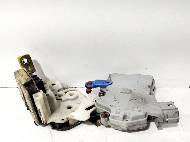 Recambio de cerradura puerta delantera derecha para nissan terrano ii (r20) 2.7 tdi 4wd referencia OEM IAM 8055291L66  