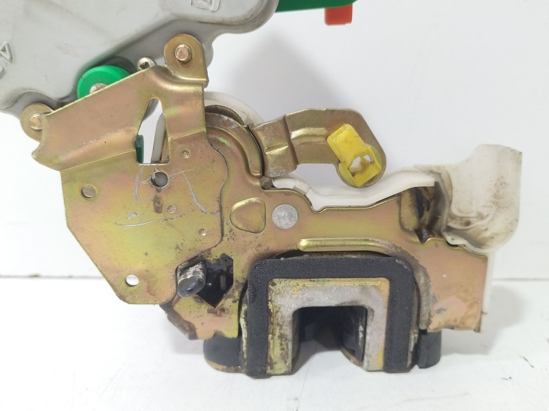 Recambio de cerradura puerta trasera derecha para nissan terrano ii (r20) 2.7 tdi 4wd referencia OEM IAM 8255250J00  