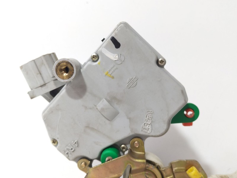 Recambio de cerradura puerta trasera derecha para nissan terrano ii (r20) 2.7 tdi 4wd referencia OEM IAM 8255250J00  