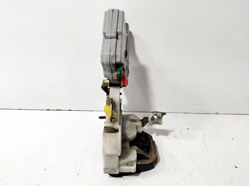 Recambio de cerradura puerta trasera derecha para nissan terrano ii (r20) 2.7 tdi 4wd referencia OEM IAM 8255250J00  