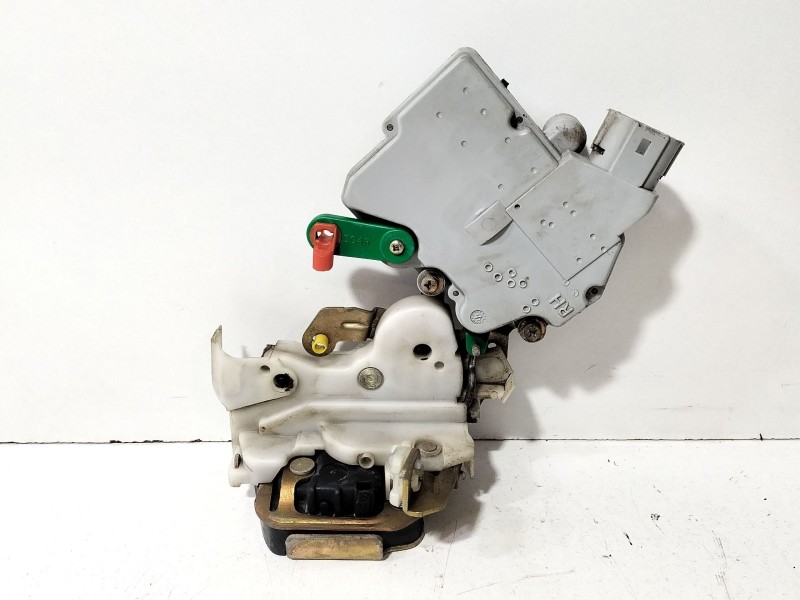 Recambio de cerradura puerta trasera derecha para nissan terrano ii (r20) 2.7 tdi 4wd referencia OEM IAM 8255250J00  