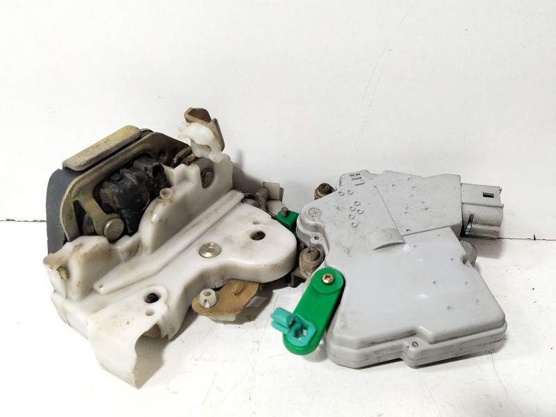 Recambio de cerradura puerta trasera izquierda para nissan terrano ii (r20) 2.7 tdi 4wd referencia OEM IAM 8255350J01  