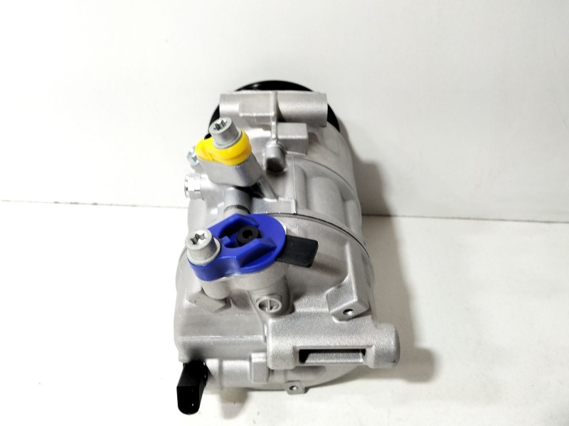 Recambio de compresor aire acondicionado para volkswagen golf v (1k1) 2.0 tdi 16v referencia OEM IAM 1K0820808B  
