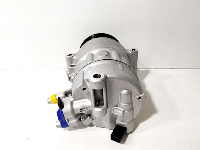 Recambio de compresor aire acondicionado para volkswagen golf v (1k1) 2.0 tdi 16v referencia OEM IAM 1K0820808B  