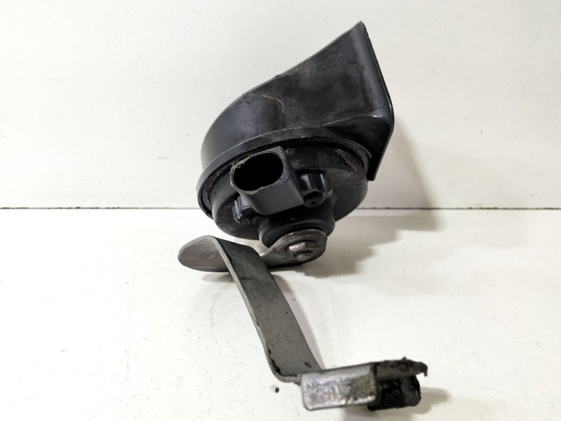 Recambio de claxon para seat leon (1p1) 1.4 tsi referencia OEM IAM 703881157  