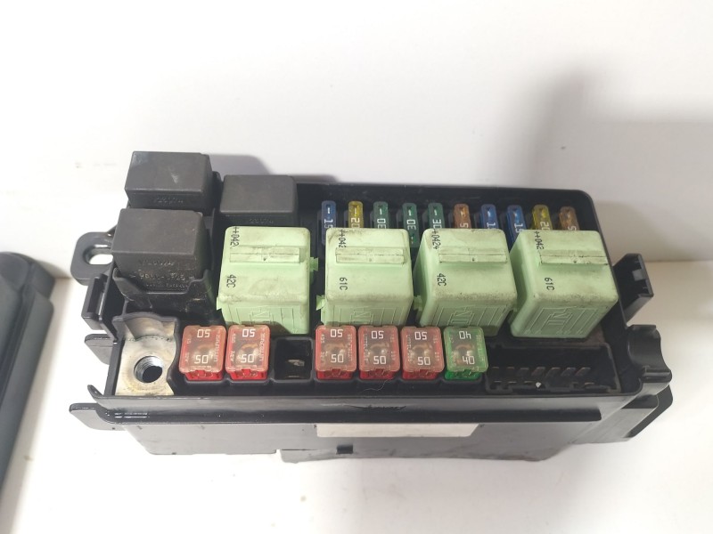 Recambio de caja reles / fusibles para mini mini (r50, r53) one referencia OEM IAM 61131480790  