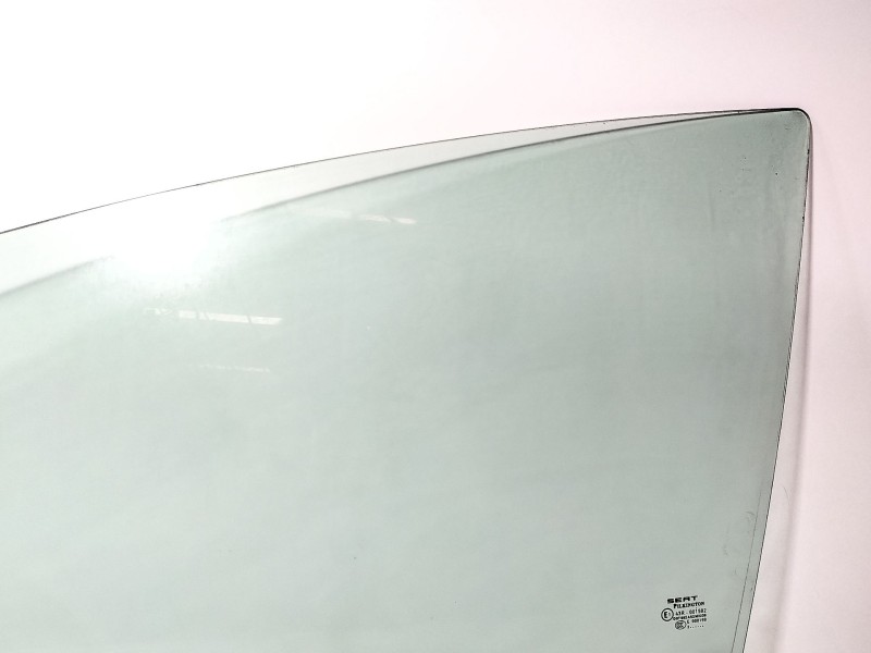 Recambio de luna delantera izquierda para seat leon (1p1) 1.4 tsi referencia OEM IAM 1P0845201B  