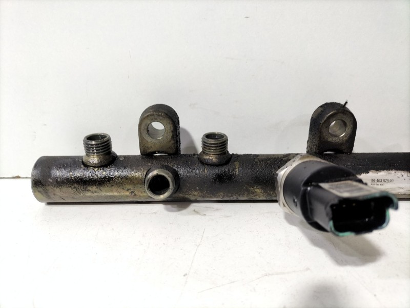 Recambio de rampa inyectora para peugeot 307 (3a/c) 2.0 hdi 90 referencia OEM IAM 9640387980  