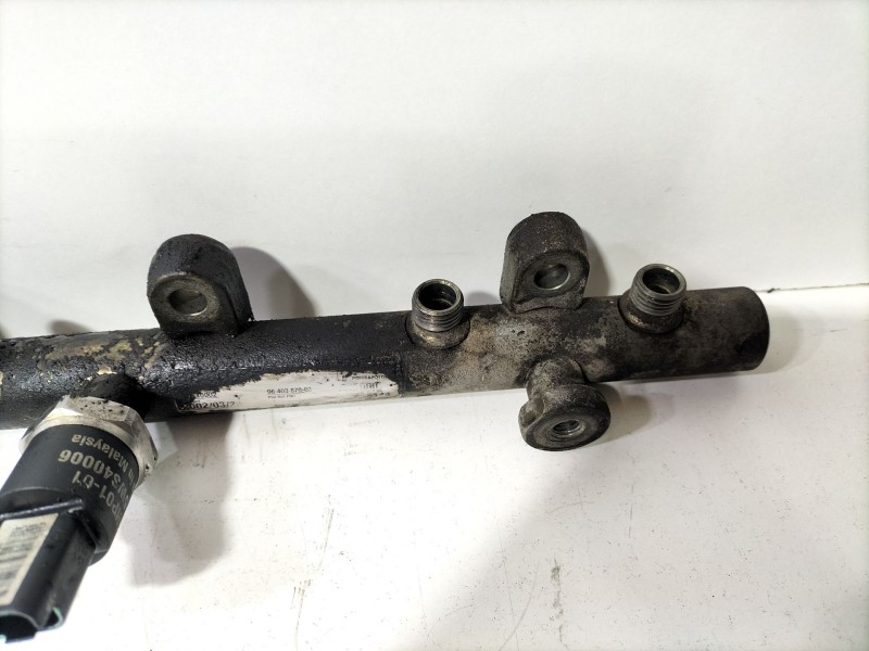 Recambio de rampa inyectora para peugeot 307 (3a/c) 2.0 hdi 90 referencia OEM IAM 9640387980  