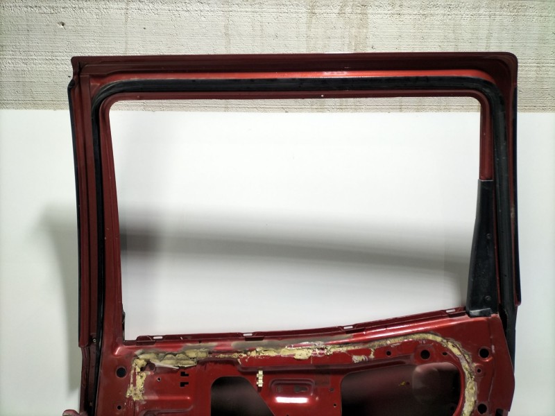 Recambio de puerta trasera derecha para nissan terrano ii (r20) 2.7 tdi 4wd referencia OEM IAM td27  