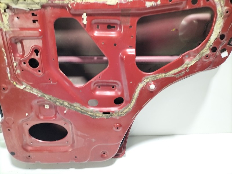 Recambio de puerta trasera derecha para nissan terrano ii (r20) 2.7 tdi 4wd referencia OEM IAM td27  