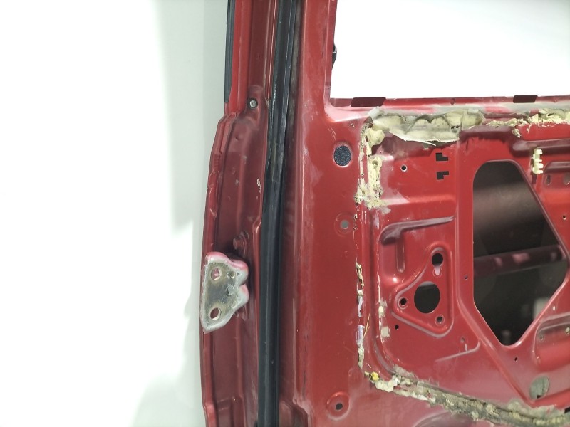 Recambio de puerta trasera derecha para nissan terrano ii (r20) 2.7 tdi 4wd referencia OEM IAM td27  