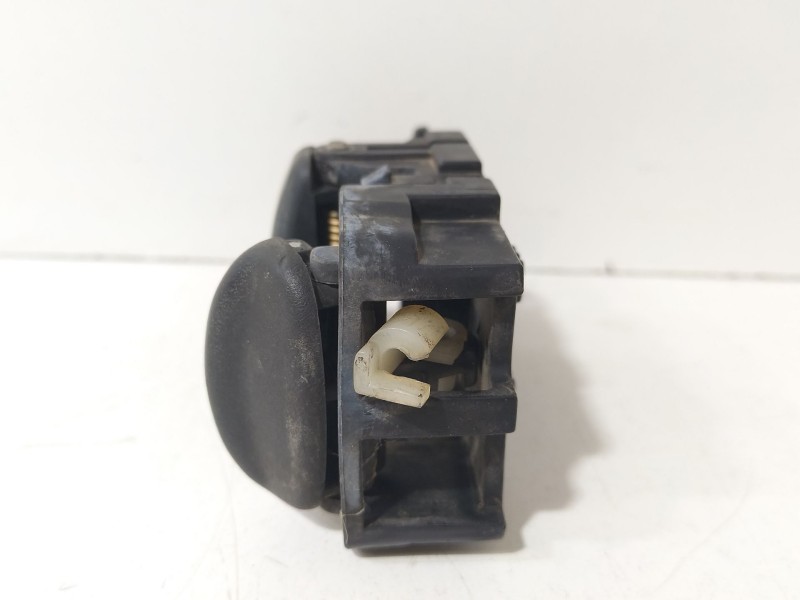 Recambio de maneta interior delantera derecha para nissan terrano ii (r20) 2.7 tdi 4wd referencia OEM IAM 8067090J00  