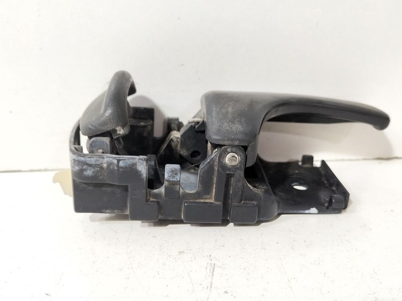 Recambio de maneta interior delantera derecha para nissan terrano ii (r20) 2.7 tdi 4wd referencia OEM IAM 8067090J00  