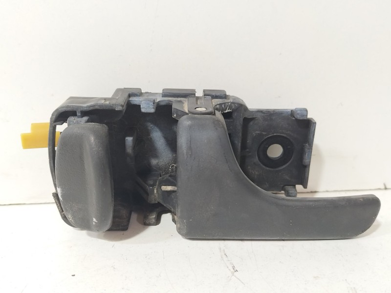 Recambio de maneta interior delantera izquierda para nissan terrano ii (r20) 2.7 tdi 4wd referencia OEM IAM 8067190J00  