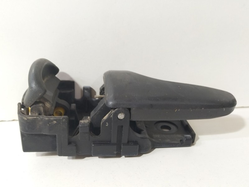 Recambio de maneta interior delantera izquierda para nissan terrano ii (r20) 2.7 tdi 4wd referencia OEM IAM 8067190J00  