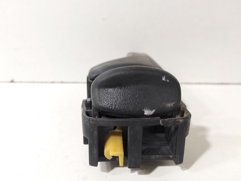 Recambio de maneta interior delantera izquierda para nissan terrano ii (r20) 2.7 tdi 4wd referencia OEM IAM 8067190J00  