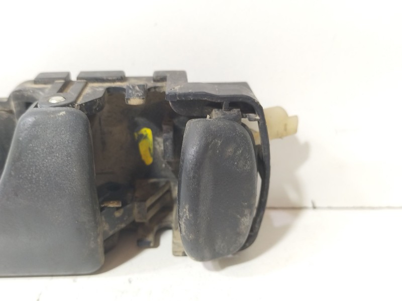 Recambio de maneta interior trasera derecha para nissan terrano ii (r20) 2.7 tdi 4wd referencia OEM IAM 8067090J00  