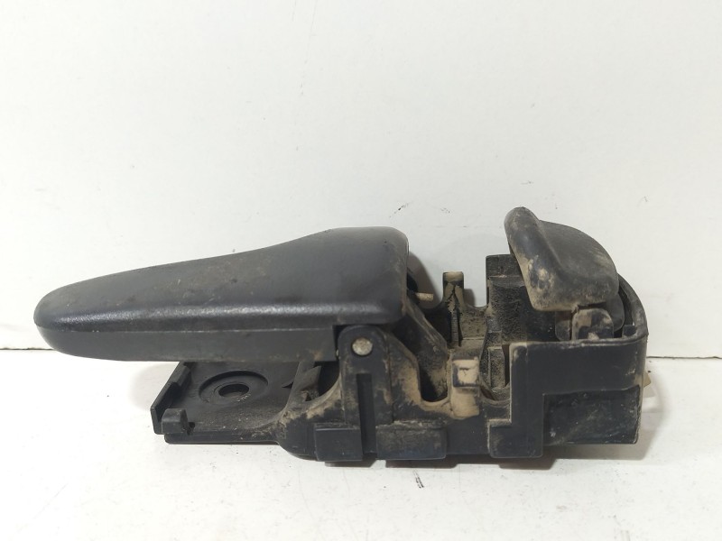 Recambio de maneta interior trasera derecha para nissan terrano ii (r20) 2.7 tdi 4wd referencia OEM IAM 8067090J00  