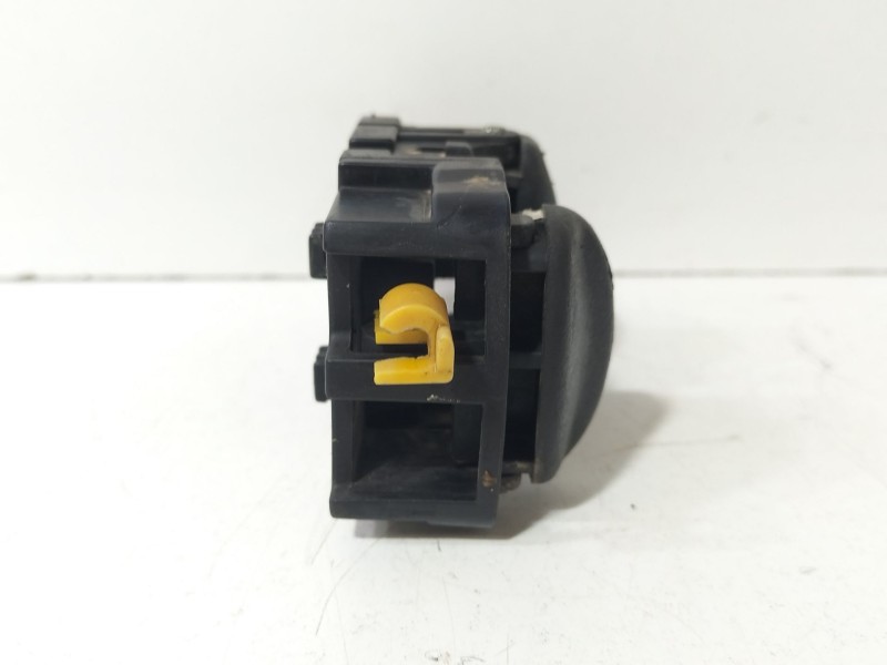 Recambio de maneta interior trasera izquierda para nissan terrano ii (r20) 2.7 tdi 4wd referencia OEM IAM 826070F600  