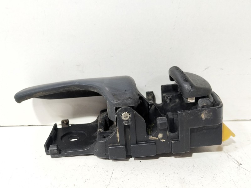 Recambio de maneta interior trasera izquierda para nissan terrano ii (r20) 2.7 tdi 4wd referencia OEM IAM 826070F600  
