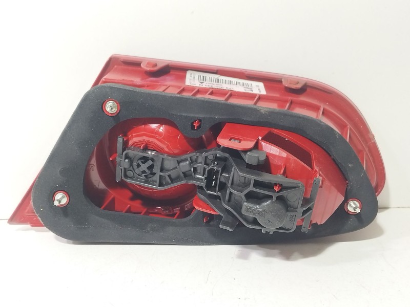 Recambio de piloto trasero izquierdo interior para seat leon (1p1) 1.4 tsi referencia OEM IAM 1P0945093M  