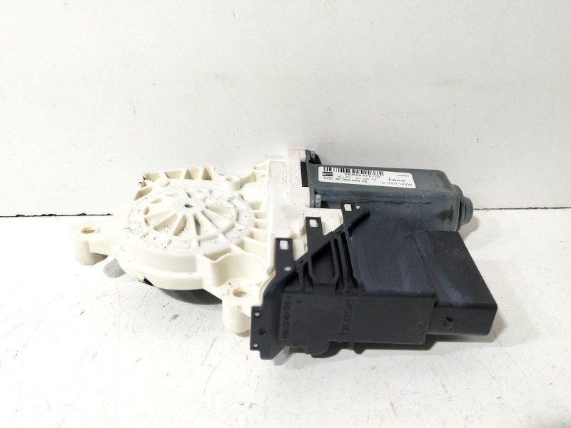 Recambio de motor elevalunas trasero izquierdo para seat leon (1p1) 1.4 tsi referencia OEM IAM 3C0959703E  
