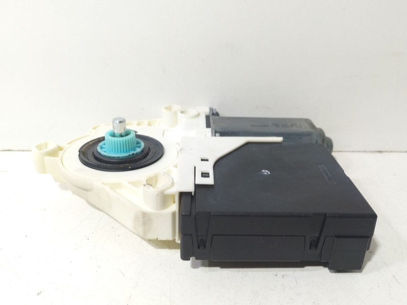 Recambio de motor elevalunas delantero derecho para seat leon (1p1) 1.4 tsi referencia OEM IAM 1P0837402AC  