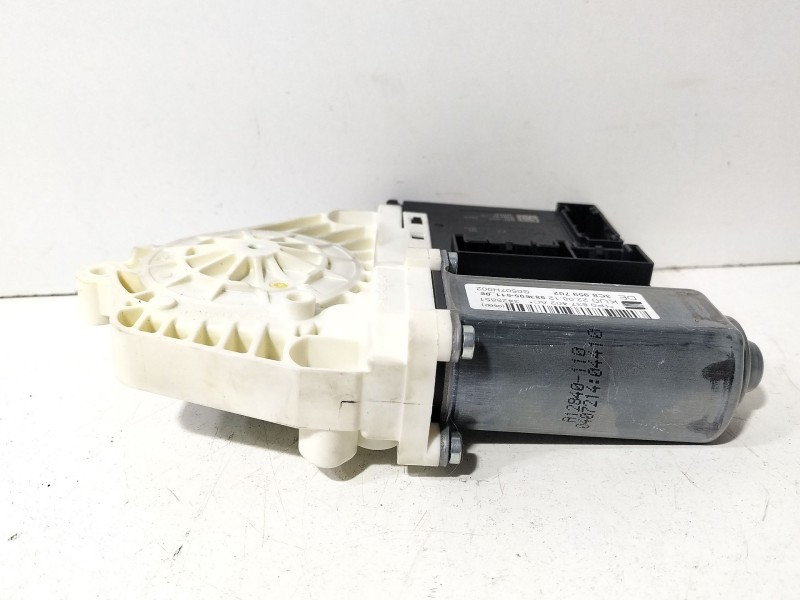 Recambio de motor elevalunas delantero derecho para seat leon (1p1) 1.4 tsi referencia OEM IAM 1P0837402AC  