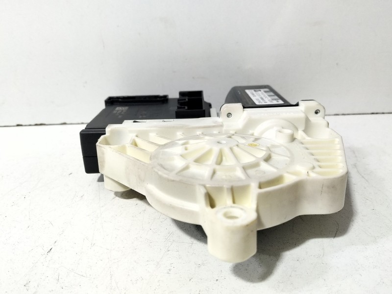 Recambio de motor elevalunas delantero derecho para seat leon (1p1) 1.4 tsi referencia OEM IAM 1P0837402AC  