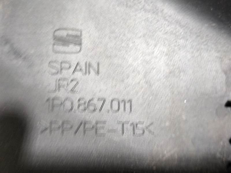 Recambio de guarnecido puerta delantera izquierda para seat leon (1p1) 1.4 tsi referencia OEM IAM 1P0867011  