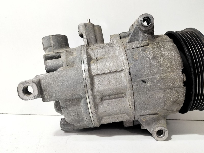 Recambio de compresor aire acondicionado para volkswagen golf vii (5g1, bq1, be1, be2) 1.6 tdi referencia OEM IAM 5Q0816803B  