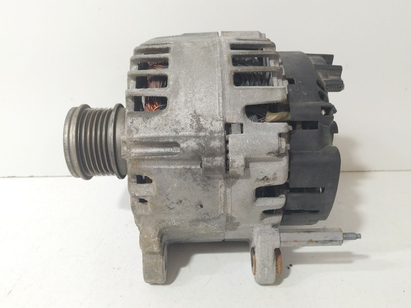 Recambio de alternador para volkswagen golf vii (5g1, bq1, be1, be2) 1.6 tdi referencia OEM IAM 04L903021D  