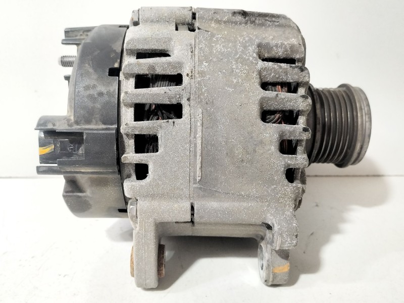 Recambio de alternador para volkswagen golf vii (5g1, bq1, be1, be2) 1.6 tdi referencia OEM IAM 04L903021D  