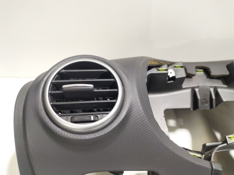 Recambio de salpicadero para seat leon (1p1) 1.4 tsi referencia OEM IAM 1P1857003TLF  